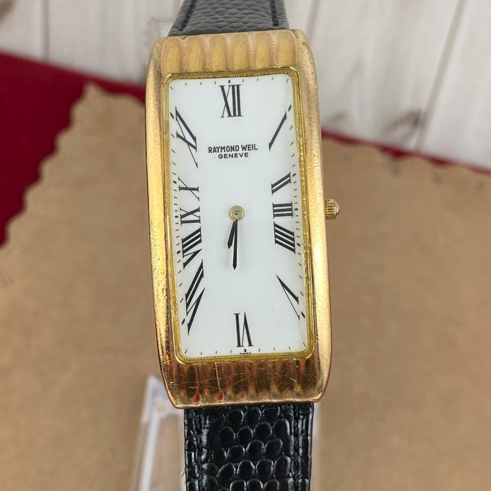 Vintage Raymond Weil Geneve Swiss Quartz Curvex Watch